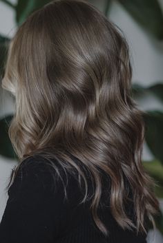 Light Ash Brown Hair All Over Color, Long Hair Ash Brown, Long Thick Light Brown Hair, Ash Brown Layered Hair, Ash Brown Two Tone Hair, Ash Brown Hair Fair Skin, Ash Brown Hair Aesthetic, Cool Tone Brunette Hair, Cool Brunette Hair Color Ash Brown