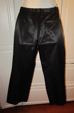 Elegant Gap Straight Leg Bottoms, Black Full Length Gap Bottoms, Elegant Stretch Bottoms By Gap, Elegant Stretch Bottoms From Gap, Gap Black Wide Leg Pants, Gap Black Wide Leg Bottoms, Gap Full Length Pants For Workwear, Black Cropped Leg Capris With Pockets, Gap Black Straight Leg Bottoms