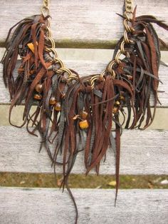 Elegant Leather Necklace For Festivals, Bohemian Leather Necklace For Festivals, Leather Bib Necklace, Medieval Necklace Leather, Textile Necklace Leather, Leather Statement Necklace, Mode Country, Boho Style, Viking Costume