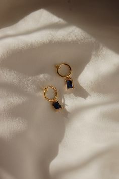 Dainty Dangle Earrings, Earrings Sapphire, Aqua Stone, Dangle Earrings Gold, Fun Jewelry, Star Sapphire, Earrings Dainty, Huggie Earrings, Huggie Hoop Earrings