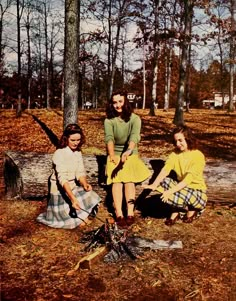 Queens College Students, 1943 1940s Womens Fashion, Queens College, 1940s Fashion Women, 1940s Women, 1940s Woman, 40s Fashion, Womens Fashion Inspiration, Fall Is Here