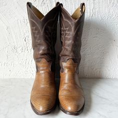 Vintage Siete Leguas men's cowboy boots, men's size 8. Teju lizard uppers and brown leather shafts with western topstitching. Leather sole, cuban heel. Made in Mexico. Very good condition with normal wear; tear in leather lining of left boot. Please see photos for all the details.
11-1/4" from heel to toe (taken with the shoes against the wall.)
4" across at widest point
2" Heel
12" Shaft height from top of shaft to top of heel Mens Cowboy, Cuban Heels, Mens Cowboy Boots, Men's Boots, Boots Men, Cowboy Boots, Brown Leather, Cowboy, Boots