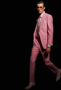 Tom Ford Ss23, Tom Ford Menswear, Rtw 2023, Runway Fashion Vintage, Pink Suits, Racer Jackets, Guy Fashion, Cafe Racer Jacket, Tom Ford Suit