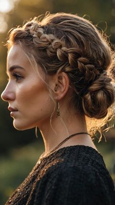 Effortless Loose Braided Boho Updo for Every Day 🌟 Viking Wedding Hairstyles Short Hair, Simple Updo With Braid, Loose Updos, Bohemian Updo, Braided Updo Hairstyles, Bohemian Bridal Hair, Bridesmaid Hairstyle, Boho Chic Hairstyles, Goth Party