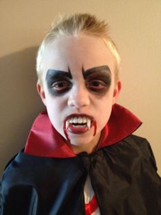 Vampire Face Painting, Boys Vampire Makeup, Vampire Makeup Kids, Dracula Makeup Kids, Vampire Face Paint For Kids, Kids Vampire Face Paint, Vampier Make-up Halloween, Vampire Makeup Kids Girls Make Up