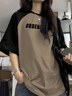 Camiseta Casual Feminina de Verão com Letra em Contraste e Manga Raglan, Modelagem Solta Castanho Casual  Meia manga Poliéster Bloco de cores,Letra  Elasticidade Média  Women Clothing, size features are:Bust: ,Length: ,Sleeve Length: T Shirts Oversized Woman, Oversized Tshirt Y2k, Trendy Crop Tops For Women, Oversized T Shirts For Women, Tee Shirt Large, Shirts With Long Sleeves Under, Cute Baggy Shirts, Oversized T Shirt Outfit Women, Baggy Shirt Outfit Oversized Tee