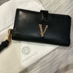 100% Authentic Versace Black Versace Bag, Versace Bags, Black Wallet, Wallets, Versace, Bag Lady, Wallet, Women Shopping, Black