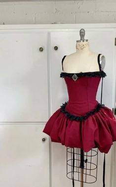 Beautiful dress Red And Black Dress Aesthetic, Gothic Red Mini Dress For Halloween, Black And Red Corset Dresses, Santa Dress Women, Red Gothic Dress Short, Red Fitted Gothic Mini Dress, Corset Fashion Outfits, Classy Prom Dresses, Performance Outfit