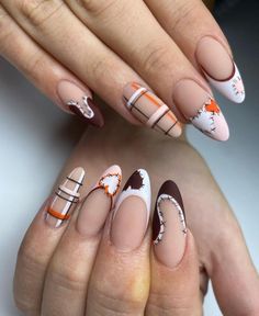 Nails Burberry, Fall Sets Nails, Fall Almond Nails, November Nail Designs, Fall Thanksgiving Nails, Season Nails, Simple Fall Nails, Halloween Acrylic Nails