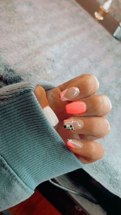 Cute Simple Winter Nails Acrylic, Winter Tip Nails, Western Easy Nails, Cute Simple Country Nails, Cute Country Acrylic Nails, Simple Short Western Nails, Morgan Wallen Concert Nail Ideas, Pink Punchy Nails, Cute Teal Nail Ideas