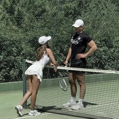 Travel White Aesthetic, Old Money Couples Aethstetic, Old Money Family, Rich Boyfriend, Mode Tennis, Rich Couple, Wife Aesthetic, Tennis Aesthetic, Dorothy Dandridge