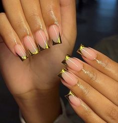 Gold Nails French, Gold Tip Nails, Brown Acrylic Nails, French Tip Nail Designs, Sassy Nails, French Tip Acrylic Nails, Work Nails