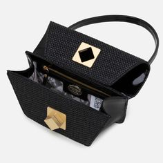 The Arcadia Trapeze combines geometric lines and an oversized front turn lock to create a contemporary style yet chic. A desing that stands out and matches perfectly with evening outfits. Evening Outfits, Geometric Lines, Small Shoulder Bag, Contemporary Style, Shoulder Bag, Handbags