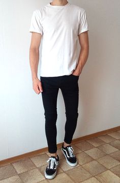 Black Jeans And Vans Outfit, Vans Old Skool Black Outfit, Black Vans Outfit Men, Black And White Vans Outfit, Vans Old Skool Outfit Men, Old Skool Outfit, Black Vans Outfit, Men Fashion Streetwear