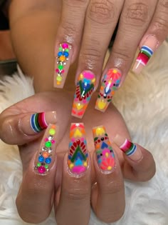 Fiesta Acrylic Nails, Mexican Nails Designs Acrylic Short, Quinceanera Nails Mexican, Acrylic Nails Mexican Design, Mexican Inspired Nails Art Designs, Mexican Design Nails, Mexican Theme Nails Acrylic, Mexican Art Nails