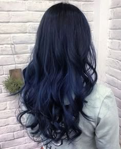 Dark Blue Hairstyles, Blue Hairstyles, Black To Blue Ombre, Midnight Blue Hair, Blue Black Hair Color, Dark Ombre Hair, Navy Hair, Blue Black Hair, Dark Blue Hair