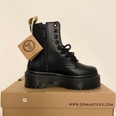 Dr. Martens Vegan Jadon II Mono, Black Dr. Martins, Doc Marten Chelsea Boot, White Doc Martens, Jadon Boots, Guys Fits, Mr Style, Swim Shoes, Leather Lace Up Boots, Dr Martens Shoes