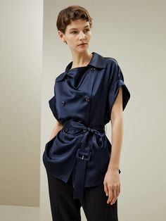 Stand out with this unique short-sleeved trenchcoat in both a professional or casual setting. The luxurious sheen texture exudes a polished aura that can be seen at a glance. Silk Pajamas Women, Silk Bedding Set, Silk Clothes, Silk Nightwear, Camisole Set, Striped Midi Skirt, Belt For Women, Silk Knit, Sleeves Top