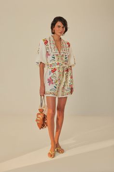 Off-White Floral Insects Romper – FARM Rio Horse Race Outfit, Brazilian Clothes, Race Outfit, Bird Scarf, White Romper, Belt Style, Farm Rio, Floral Romper, Flared Sleeves