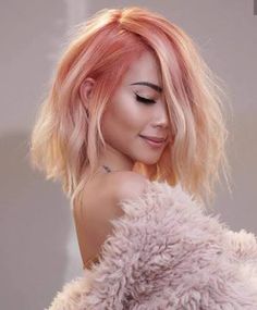 Pink Ombre Hair, Chestnut Hair Color, Stylish Short Hair, Peach Hair, Pastel Pink Hair, Caramel Highlights, Makijaż Smokey Eye, Short Hair Wigs, Ombre Hair Color