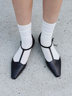 Editor's NotesMOL:pin presents sophisticated footwear that gives off a stylish mood.- Slim square shaped toe line- Unique T strap point- Soft and durable sheep leather used- Buckle strap on the ankleMeasurements(in.)- Size: KR 225MM - KR 255MM (US 5.5 - 8.5)- Heel Height: 0.59 in.Composition & Care- Upper: Sheep Leather, Lining: Pig Skin- Natural leather may have fine scratches and wrinkles- Bright leather can get stained by denim or dark outfits- Pen and bond marks may occur during the manu T Strap Flats, Dark Outfits, Sheep Leather, Pig Skin, Leather Cleaning, Men Shoes Size, T Strap, Natural Leather, Mens Bottom