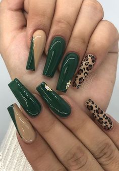 A pretty mismatched green, nude and leopard nails to try. Leopard nail art design ideas with green nails, nude and green nail ideas, nails Autumnnail Art Designs, Green And Nude Nail Designs, Green And Nude Acrylic Nails, Green And Leopard Nails, Nude Green Nails, Green Nude Nails, Green Leopard Print Nails, Nude And Green Nails, Autumn Green Nails