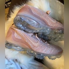 Women's Nike Air Vapormax 2021 Flyknit "Pink Oxford" Is A Women's-Exclusive Colorway Of The Casual Sneaker But Also Great For Long Walks Or For Running. Retail Price $220 Price: $120 Shipping: $30 Comfortable Pink Sneakers With Air Cushioning, Pink Air Max Cushioned Comfortable Sneakers, Pink Comfortable Sneakers With Air Max Cushioning, Comfortable Pink Sneakers With Air Max Cushioning, Comfortable Pink Mesh Sneakers, Nike Af1 High Top, Af1 High Tops, Nike Air Force Low, Nike Shox Nz