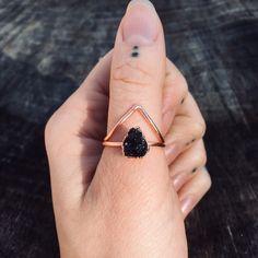 Black Tourmaline Is The Body Guard Of Healing Stones. It Provides Protection And Gets Rid Of Any Negative Energy. Copper Is A Healing Metal Known To Add Minerals To Your Body. Either Using For Yourself For Protection Or Just Because It’s Really Pretty Or It Works Great As A Gorgeous Handmade Boho Style Wedding Set! Body Guard, Stacked Rings Boho, Engagement Rings Channel Set, Black Tourmaline Ring, Raw Black Tourmaline, Rings Boho, Boho Style Wedding, Raw Stone Ring, Silver Diamond Ring