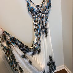 New With Tags. Padded Cups. Adjustable Straps. Add 2 Or More Items To A Bundle And I'll Send You A Discounted Offer! Black Boho Maxi Dress, Peacock Feather Dress, Cold Shoulder Gown, Navy Blue Floral Dress, Long Sleeve Ball Gowns, Flower Maxi Dress, Orange Maxi Dress, Tropical Dress, Maxi Slip Dress