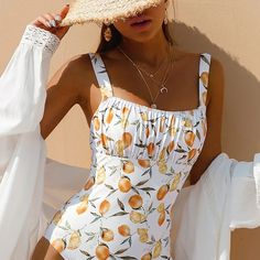 Pretty One Piece Swimwear, Cute Swimsuits One Piece, Cute One Pieces, Swimwear Prints, Spring Swimsuit, Bandeau Swimwear, Dirndl Outfit, Strapless Tube Dress, Casual Beach Wear