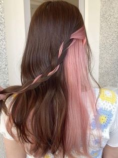 Korean Secret Two Tone Hair, Kpop Dyed Hair Ideas, Dusty Rose Peekaboo Hair, Kpop Inspired Hair Color, Hair Combination Color, Pink Color Hair Ideas, 2 Colour Hair Underneath, Two Toned Hair Underneath Brown, Pastel Pink Underneath Hair