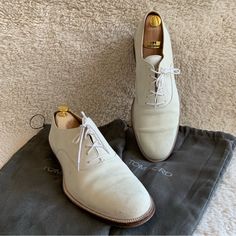 These Tom Ford Men’s Dress Shoes Are A Classic In Cream Suede With Leather Soles. They Are In Used Condition - Please See Photos Of Scuffs, But There Are No Rips Or Tears. Size 10.5 Us Men’s. Come With Original Tf Dust Bags For Each Shoe And Cedar Shoe Trees Are Included. Tom Ford Shoes Mens, Laceup Dress, Tom Ford Shoes, Men's Toms, Tom Ford Men, Shoe Tree, Suede Lace, Us Man, Tom Ford