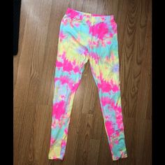 Size Xs, Tiedye Leggings, No Boundaries Brand, Stretchy, Light Weight Material, Brand New Never Worn, No Holes, Rips, Or Stains, Great Condition! Feel Free To Send An Offer! I Accept Almost All Offers! Velour Leggings, Summer Leggings, Holiday Leggings, Halloween Leggings, Ponte Leggings, Tie Dye Leggings, Christmas Leggings, Floral Leggings, Brown Plaid