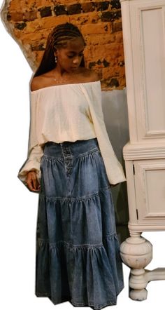 Casual Tiered Skirt With Button Closure, Chic Denim Tiered Skirt, Casual Tiered Skirt With Buttons, Spring Button-up Medium Wash Skirt, Summer Tiered Skirt With Buttons, Casual Button-up Denim Skirt For Day Out, Medium Wash Tiered Denim Skirt, Dark Wash Tiered Skirt For Spring, Spring Tiered Denim Skirt