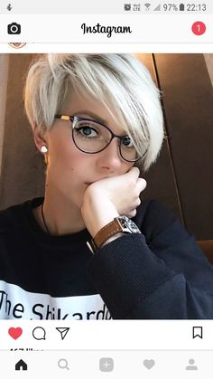 I really need my bangs to lay like these!!! Girls Short Haircuts, Cool Short Hairstyles, Girl Haircuts, Girl Short Hair, Pixie Hairstyles