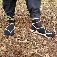 Waraji - japanese rope sandals of samurai and ninja - Inspire Uplift Japanese Shoes Traditional, Ninja Sandals, Japanese Traditional Shoes, Samurai Shoes, Spy Suit, Rope Shoes, Japanese Sandals, Warrior Shoes, Asian Shoes