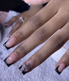 Nails Acrylic Yk2, Short Square Acrylic Nails Birthday Set, Pearls On Acrylic Nails, Short Soild Nails, Marc Jacobs Slides Outfit, Short Acrylic Nail Inspo Aesthetic, Black French Tip Nails With Rine Stones, Apex Nail Designs, Short Acrylic Nails With Cross