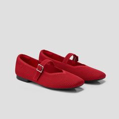 Margot-Maryjane-best-walking-flats Linear Gradient, Bag Accessories Diy, Shoes Flats Sandals, Mary Jane Flats, Sneaker Heels, Mary Jane Shoes, Red Shoes, Shoe Sale, Womens Flats