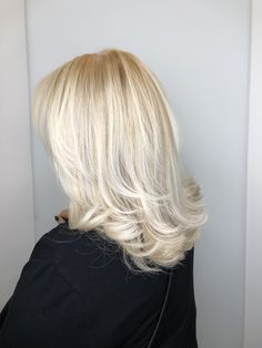 Hollywood Blonde Hair, Short Blonde Hair Blowout, Blonde Highlights On Blonde Hair, Highlights On Blonde Hair, Blonde 2024, Short Hair Blowout, Hair Recovery, Blonde Back, Blowout Curls