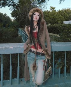 Pose Fotografi, Gyaru Fashion, 2000s Fashion Outfits, Layering Outfits, A Bridge, 2000s Fashion, Mode Vintage, Grunge Outfits