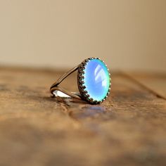 Silver Mood Ring Color Changing Ring Gypsy by horsefeathersgifts Mood Ring Color Meanings, Sterling Silver Mood Ring, Mood Ring Colors, Color Changing Ring, Mood Rings, Owensboro Ky, Hippie Ring, Mood Stone, Ornate Ring