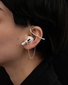 Transform Your Apple AirPods Into Conceptual Jewelry With Mara Paris' Ear Cuff —Hypebeast Ear Cuff Jewelry, Paris Jewelry, Sculptural Jewelry, Golden Earrings, Cuff Jewelry, Human Connection, Functional Art, Jewelry Inspo, Art And Design