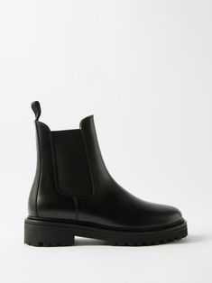 The classic appeal of Isabel Marant's black Castay Chelsea boots will suit endless looks across the year, they're made from smooth leather with sturdy tread soles. Chelsea Boot Style, Isabel Marant Boots, Boot Style, Black Chelsea Boots, Leather Chelsea Boots, Chelsea Boot, Boots Outfit, Black Ankle Boots, Isabel Marant