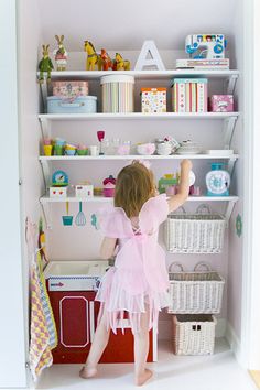 Good use of a small space. Storage Kids Room, Kids Room Organization, Big Girl Rooms, Storage Design, Toddler Room, Play Kitchen, Play Area