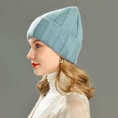 To add some fun to your lifestyle, consider getting this women's beanie. This beanie is cleverly designed with an elegant solid pattern, making it one of the most welcomed caps. The eye-catching design and the high-quality cashmere blend material of the beanie hat make it a perfect accessory. Don't hesitate; this warm beanie is a must-have for those looking to make a stunning impression during the winter season and outdoor activities. Beanies Women, Mens Workout Pants, Womens Workout Shirts, Solid And Striped, Mens Workout Shirts, Winter Knit Hats, Knitted Beanie, Mens Workout Clothes, Women's Beanie