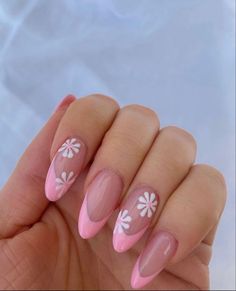 Pink Flower Nails, Summery Nails, Classy Acrylic Nails, Almond Acrylic Nails, Spring Nail Art, Oval Nails