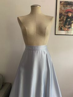 This great high waisted blue ball gown skirt is the cutest for all your events! You can dress this up for a very fancy party or dress it down a bit with a cute cropped top. Its a beautiful metallic blue, maxi, with a zipper in the back. Very comfortable and soft. Size 15/16. No returns. FOLLOW US + Instagram @thriftgathershop 2000s Prom, Blue Long Skirt, Prom Skirt, Blue Ball Gowns, Ball Skirt, Gown Skirt, Blue Silk Dress, Princess Skirt, High Waisted Maxi Skirt