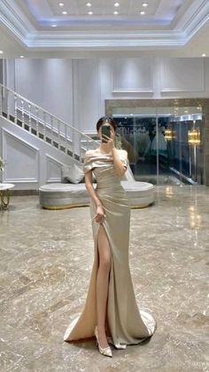 Satin Dress Long, Long Evening Dress, Pretty Prom Dresses, Prom Outfits, Formal Gown, Glam Dresses