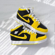 INSPIRED COLORBLOCK - Brand new with original box. - Each pair is personally handmade in UK - Free Worldwide shipping. - Each pair is 100% hand painted/hand crafted, painted with high quality Angelus leather acrylic paint. Topped with a clear coat for waterproof and scratchproof. Air Jordan 1 Yellow, Jordan 1 Yellow, Jordan 1 Green, Air Jordan 1 Blue, Custom Air Jordan 1, Jordan 1 Blue, Jordans Retro, Jordan Mid, Jordan 1 Black