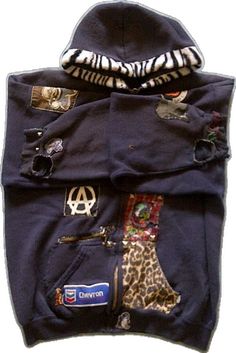 Punk Fashion Diy, Hoodie Diy, Crust Punk, Battle Jacket, Diy Clothes Design, How To Make Clothes, Clothes Crafts, Alternative Outfits, Dream Clothes